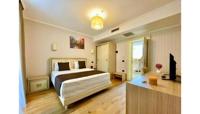 Amh Hotel Durres poza 3