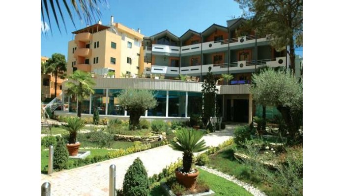 California Resort poza 6