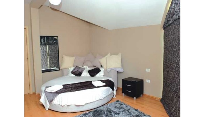 California Resort poza 14