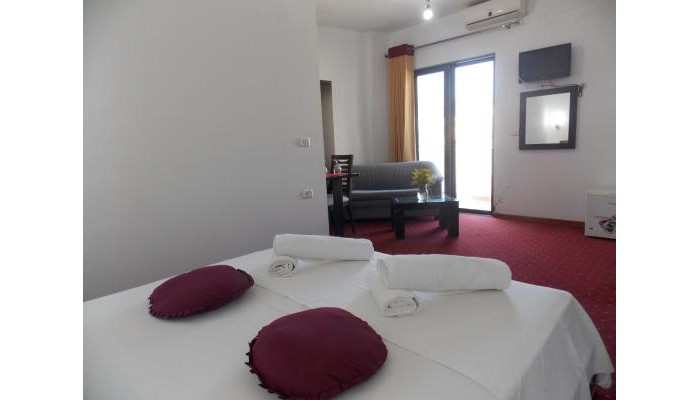Hotel Strora poza 1